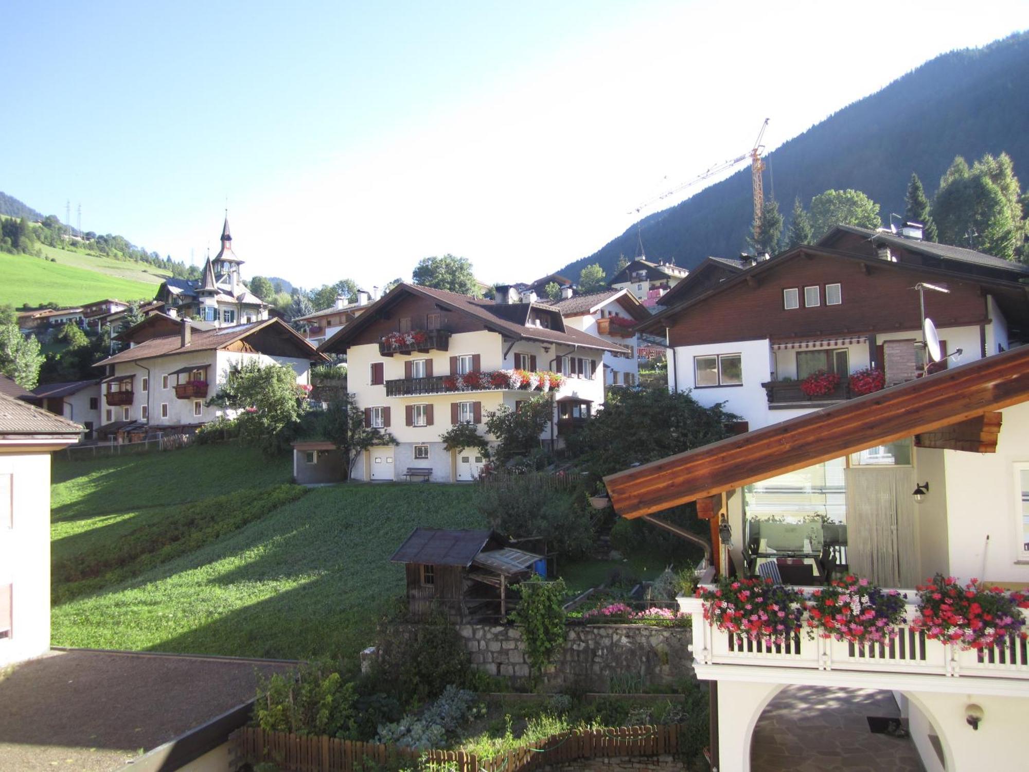 Residence Zum Theater Colle Isarco Buitenkant foto