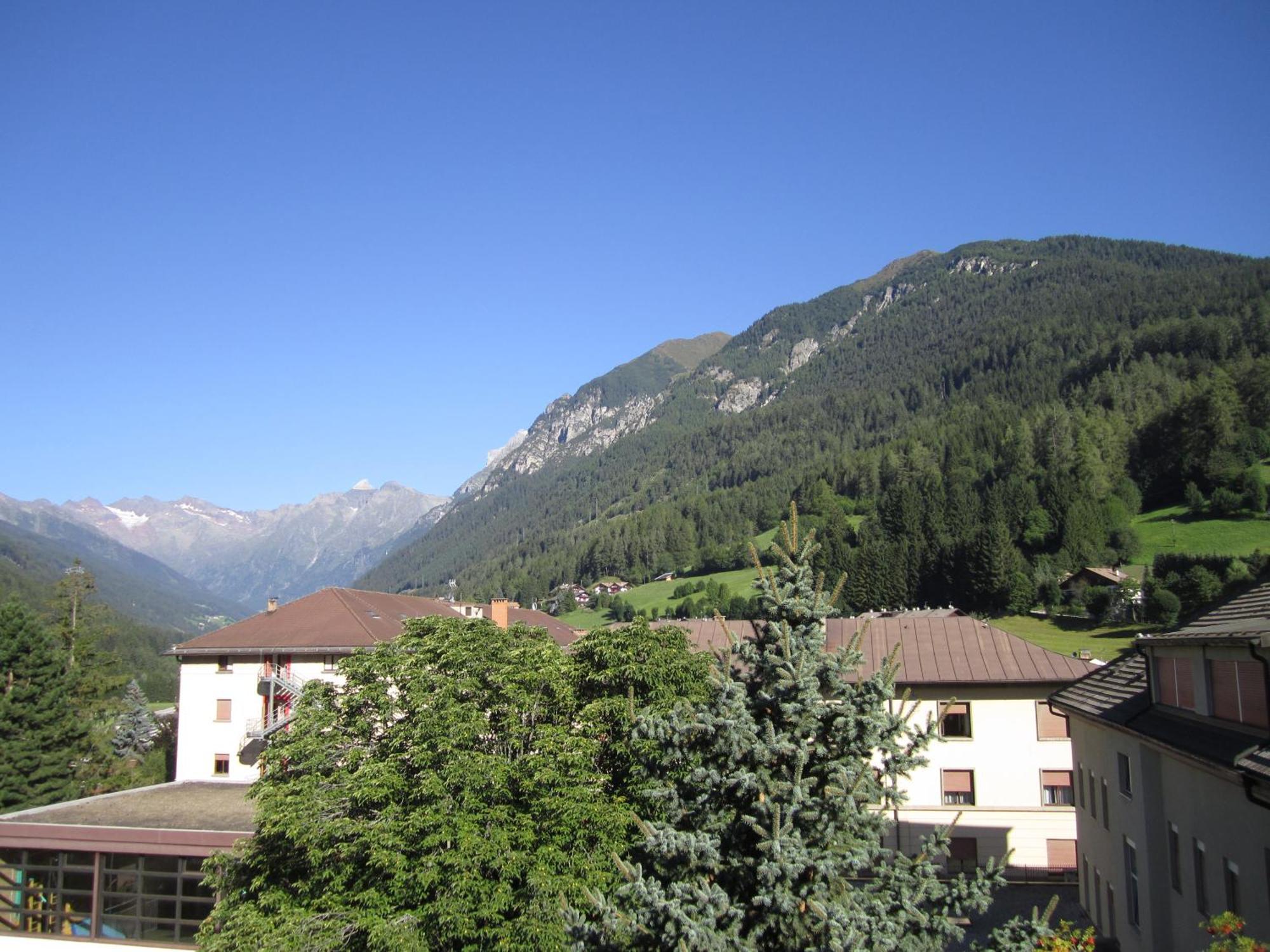 Residence Zum Theater Colle Isarco Buitenkant foto